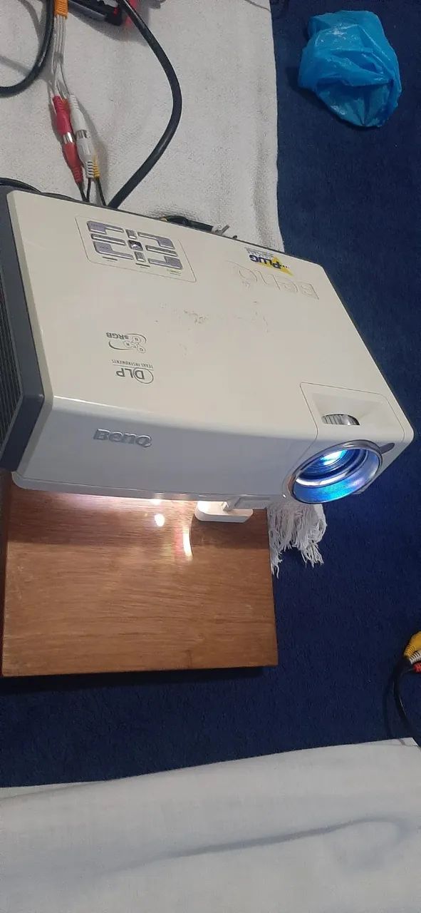 projetor de video de qualidade  BENQ completo e funcionando perfeitamente 