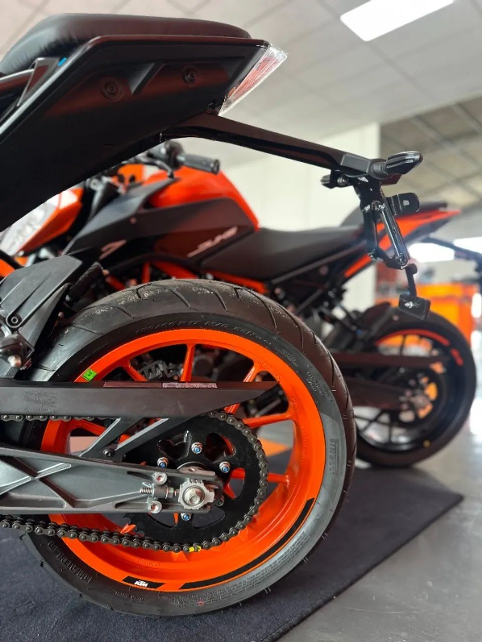 Ktm Duke 390 2025  - Foto 5