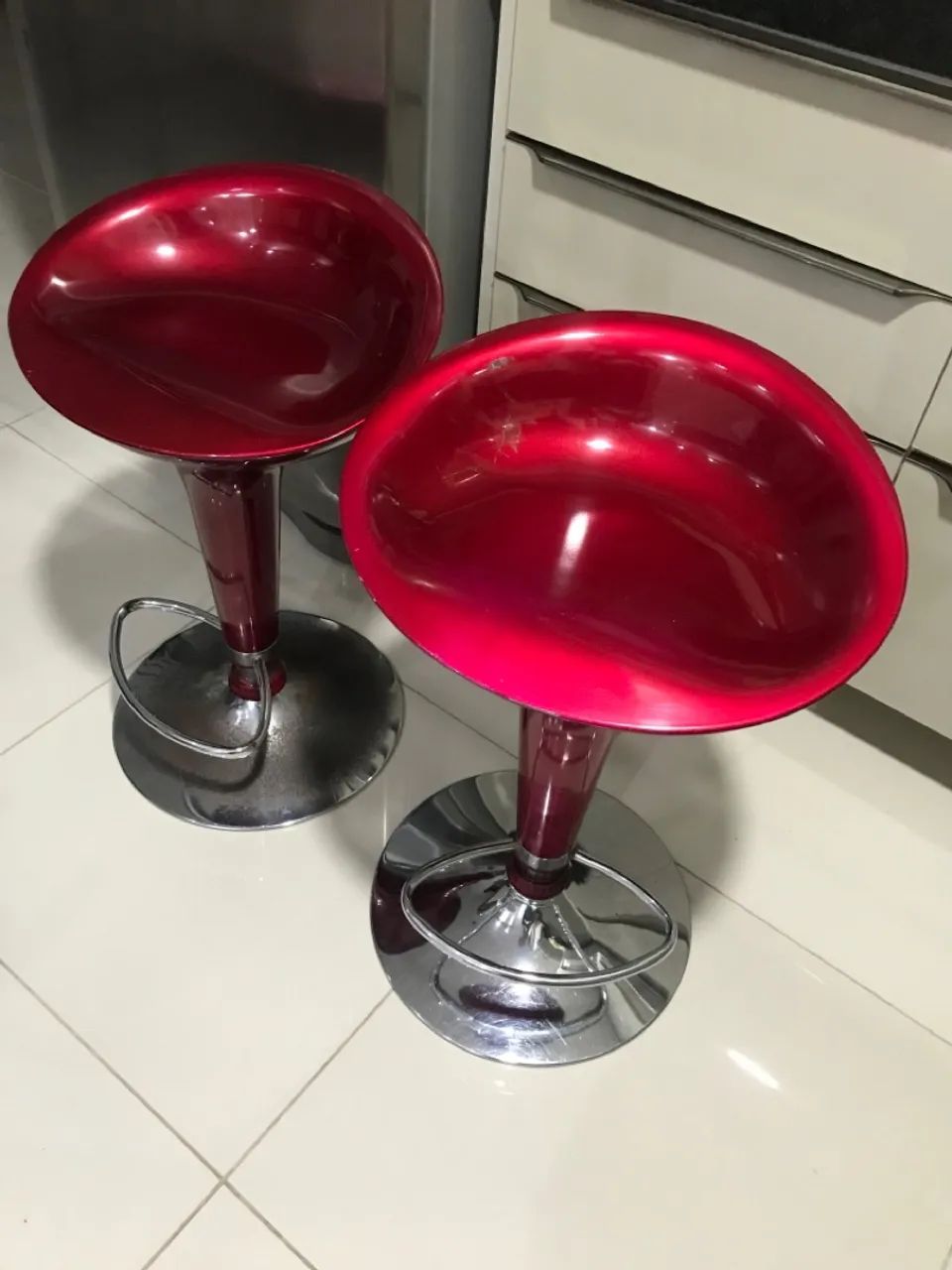 Kit com 2 banquetas giratórias64386068636801120