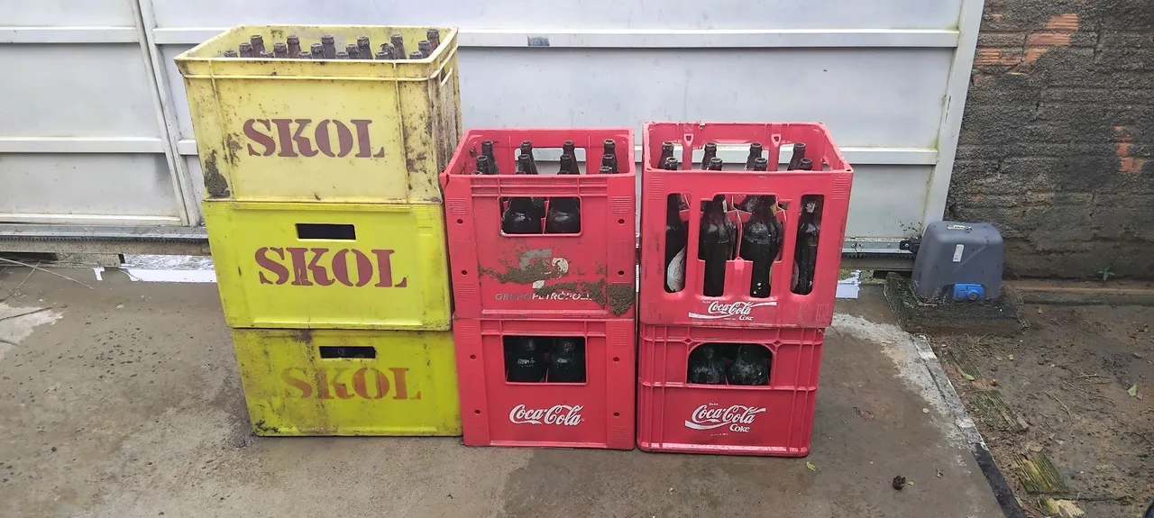 Caixas de cerveja e refrigerante