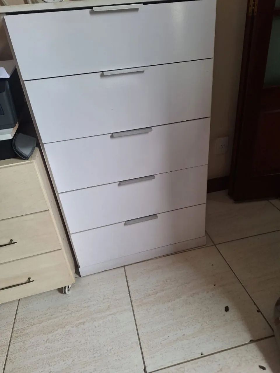 Cômoda com 5 gavetas