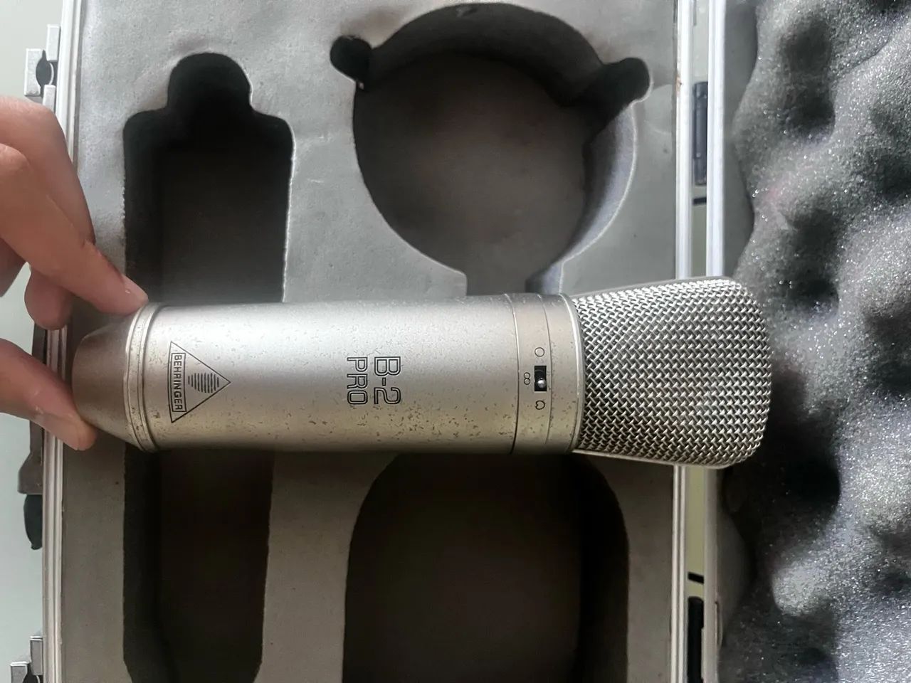 Microfone Behiringer B2 Pro + Abafador e tripe - Foto 2