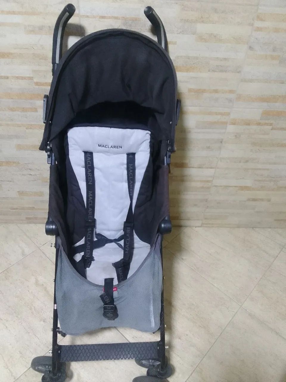 Carrinho de bebê maclaren