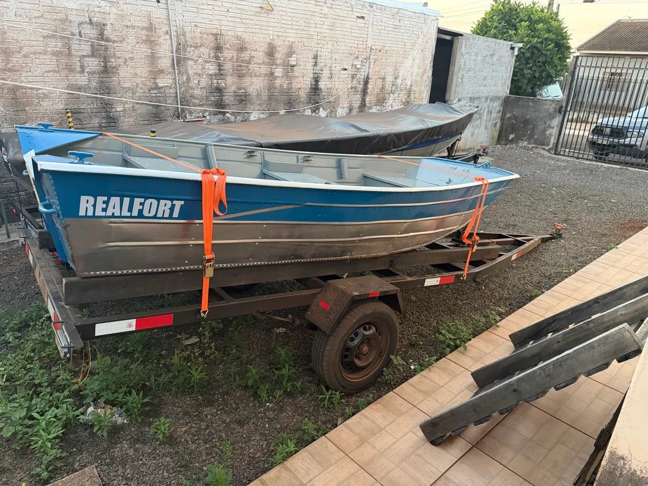 Vende se barco e carretinha zera  - Foto 3
