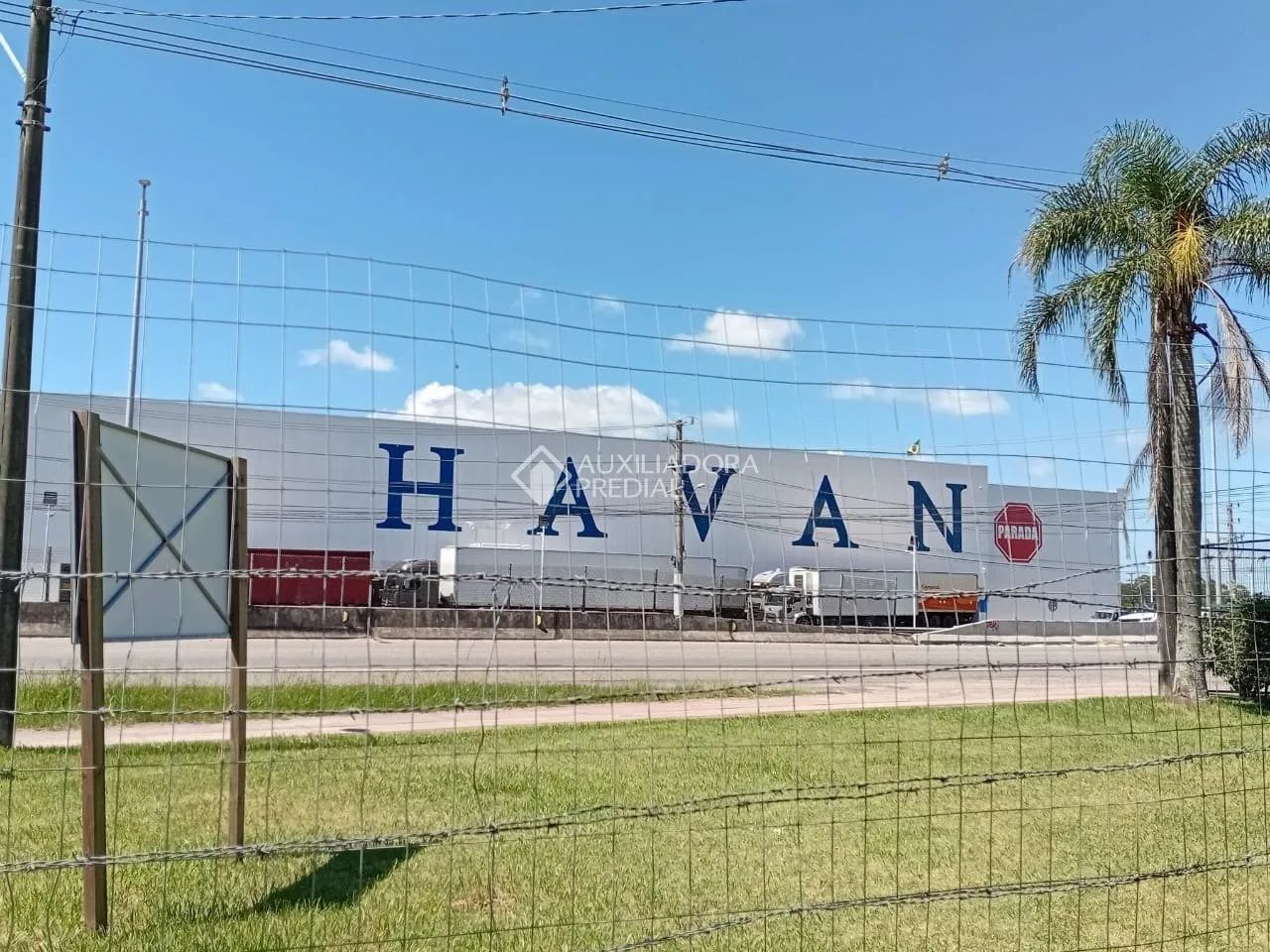 CASA EM AMPLO TERRENO COM LOCALIZAÇÃO PRIVILIGIADA COM POTENCIAL COMERCIAL - Foto 3