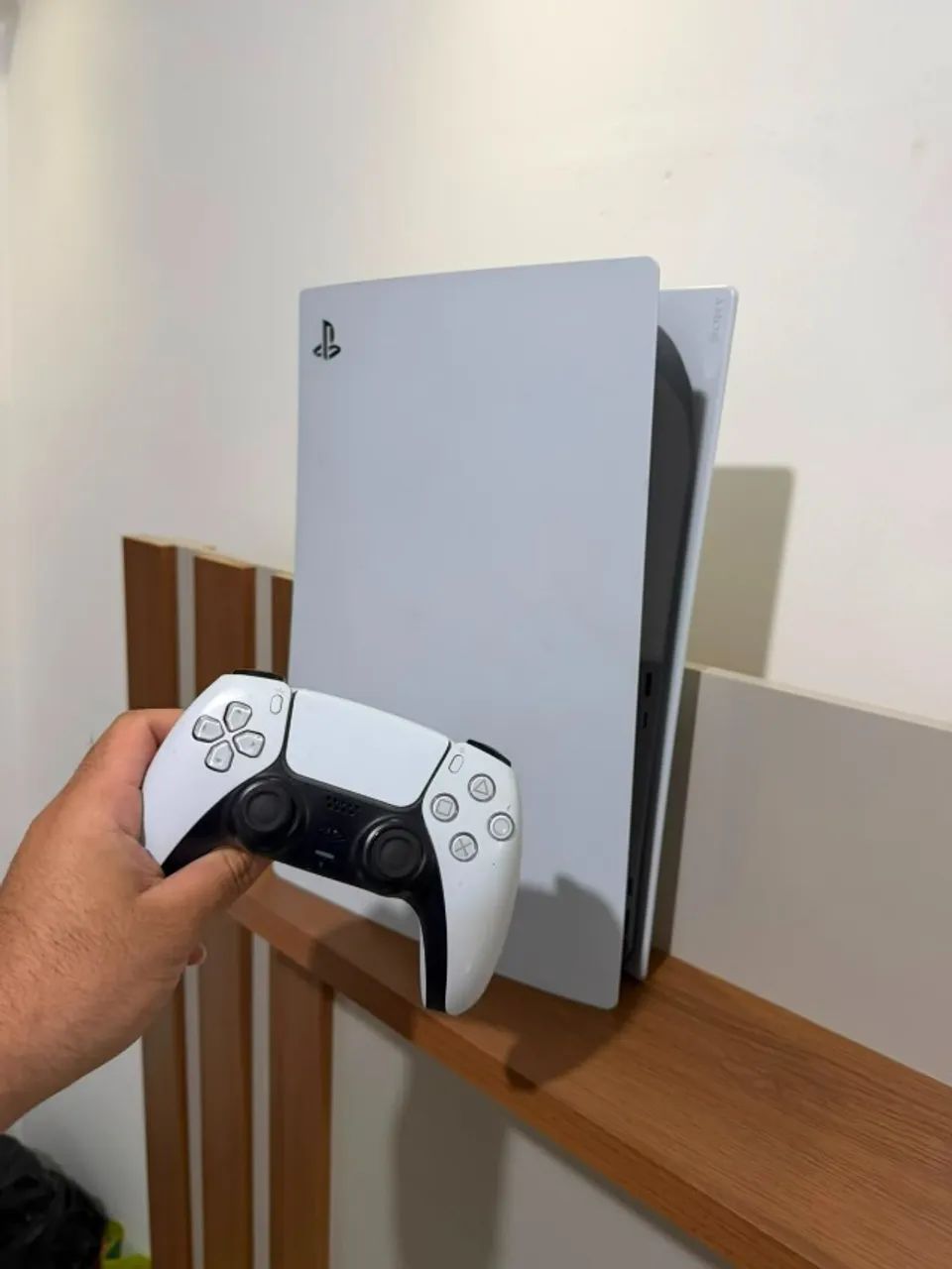 PS5 com 2 controles  - Foto 3