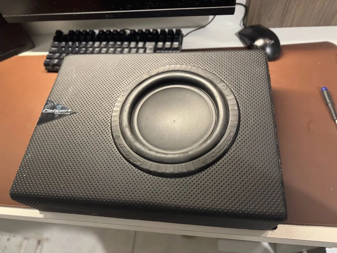 Caixa de grave slim amplificada Falcon 200W Rms 8 polegadas - Foto 3