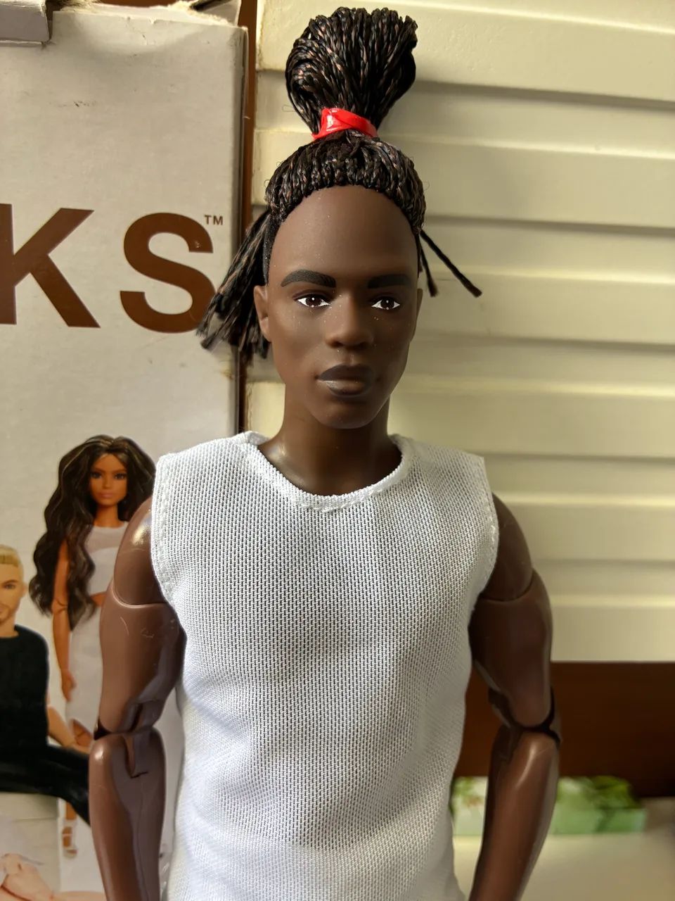 Ken looks Signature 4 - Negro