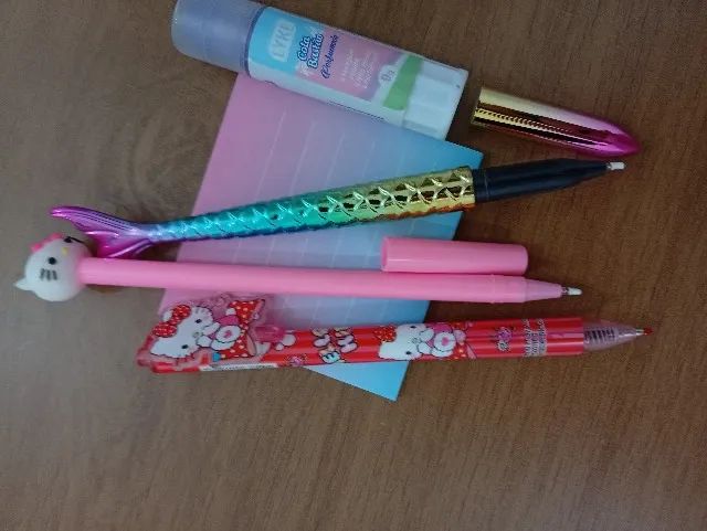 Fofura kit 2 Canetas em gel, 1 caneta cauda de sereia, 1 cola bastão e 1bloco nota - Foto 5