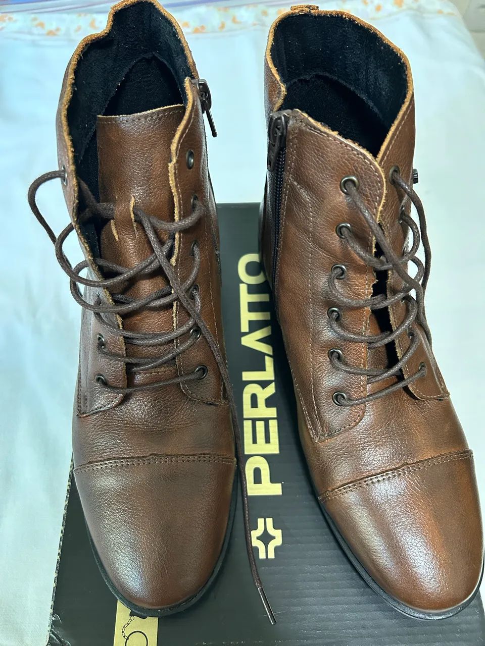 Bota coturno feminina Perlatto couro - Foto 2