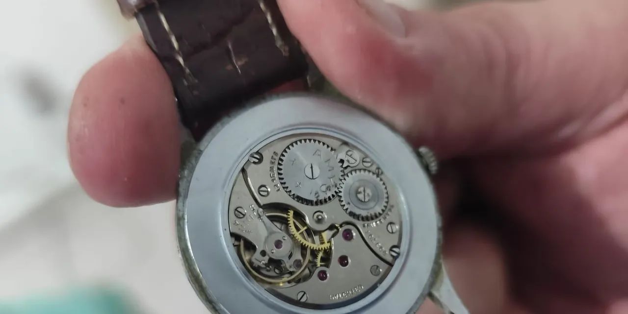 Relógio antigo corda antigo  Cima,funcionando 