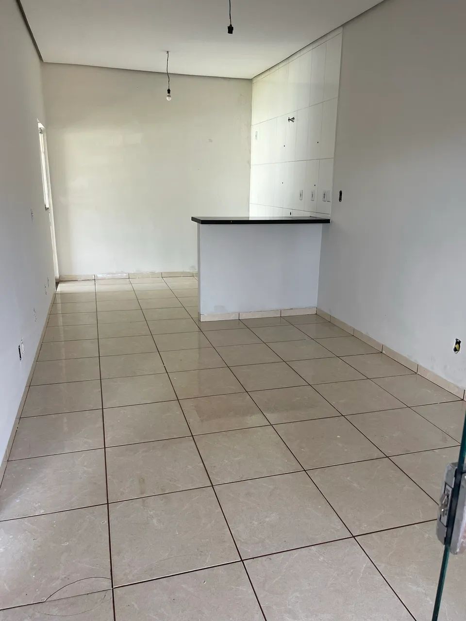 Vendo casa com 02 quartos de frente o terminal de ônibus  - Foto 5