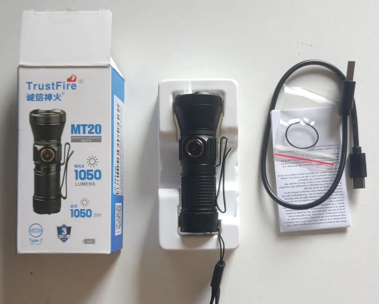 Lanterna Trustfire MT20 recarregável USB 