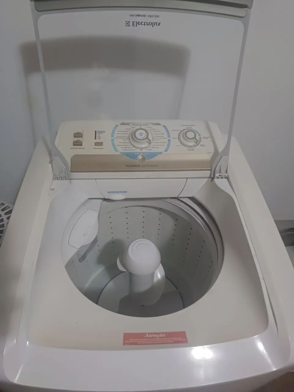 Maquina de lavar marca Electrolux com defeito - Foto 3