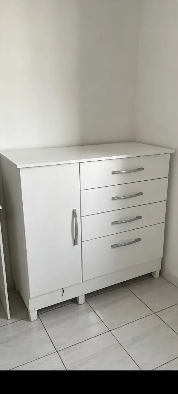 Comoda seminova sem detalhes