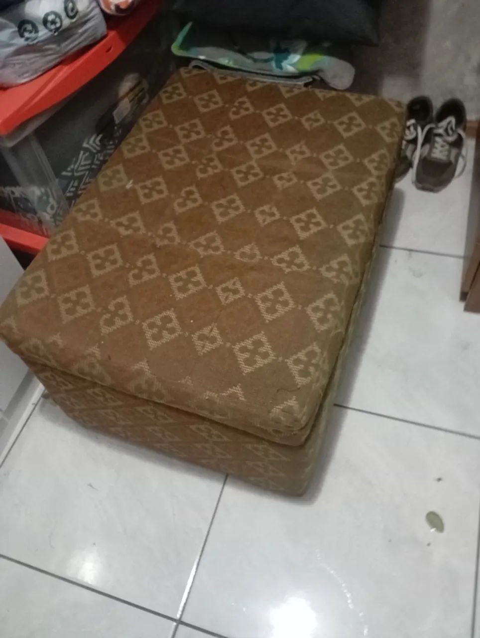 puf com baú 