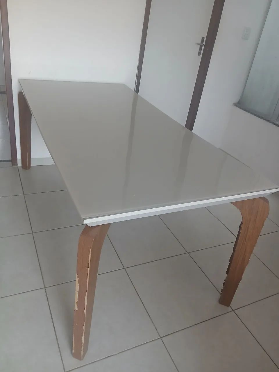 Vendo mesa  com espaço para 6 cadeiras - Foto 3
