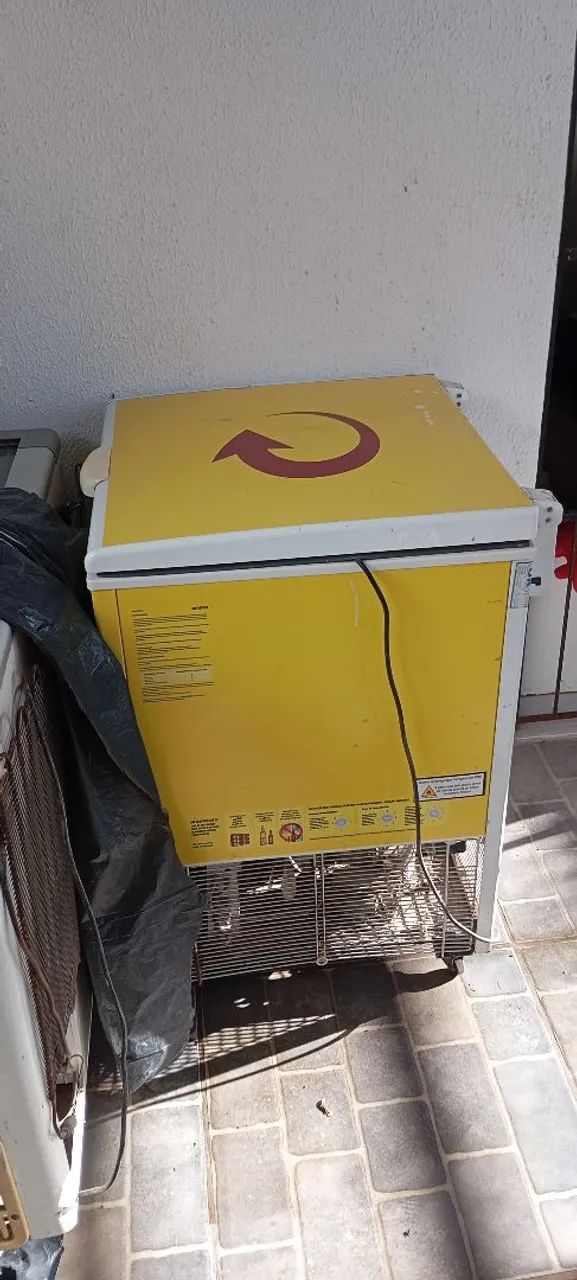 Vendo 2 freezers é uma balança digital  - Foto 4
