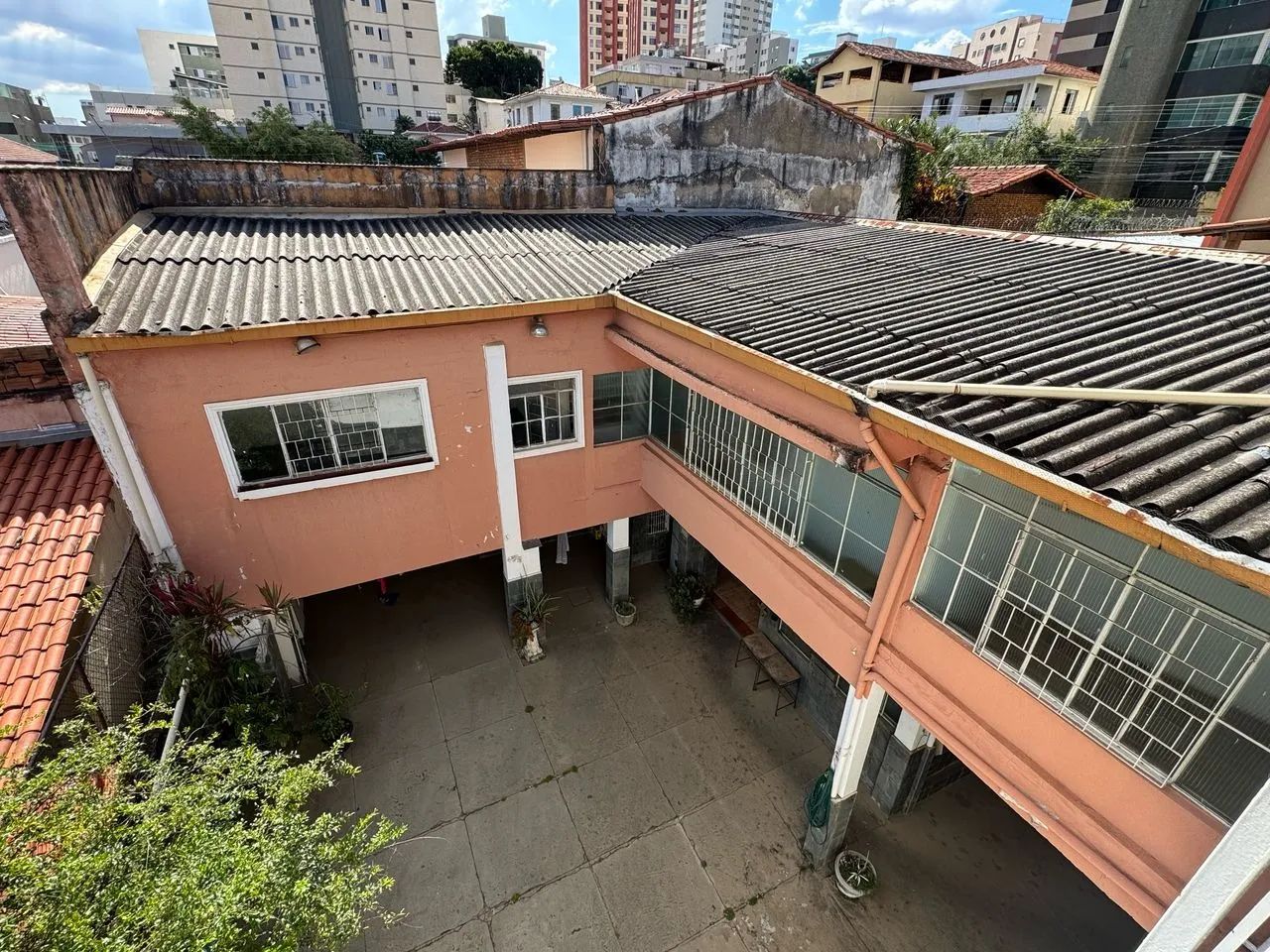 Prédio com salas e casa, no Bairro Colégio Batista - Foto 5