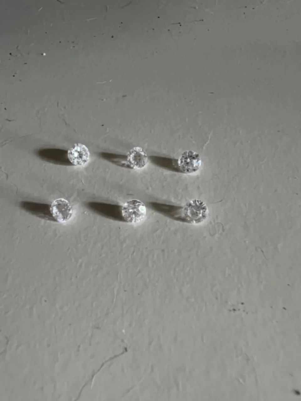 06 pedras de zirconeas