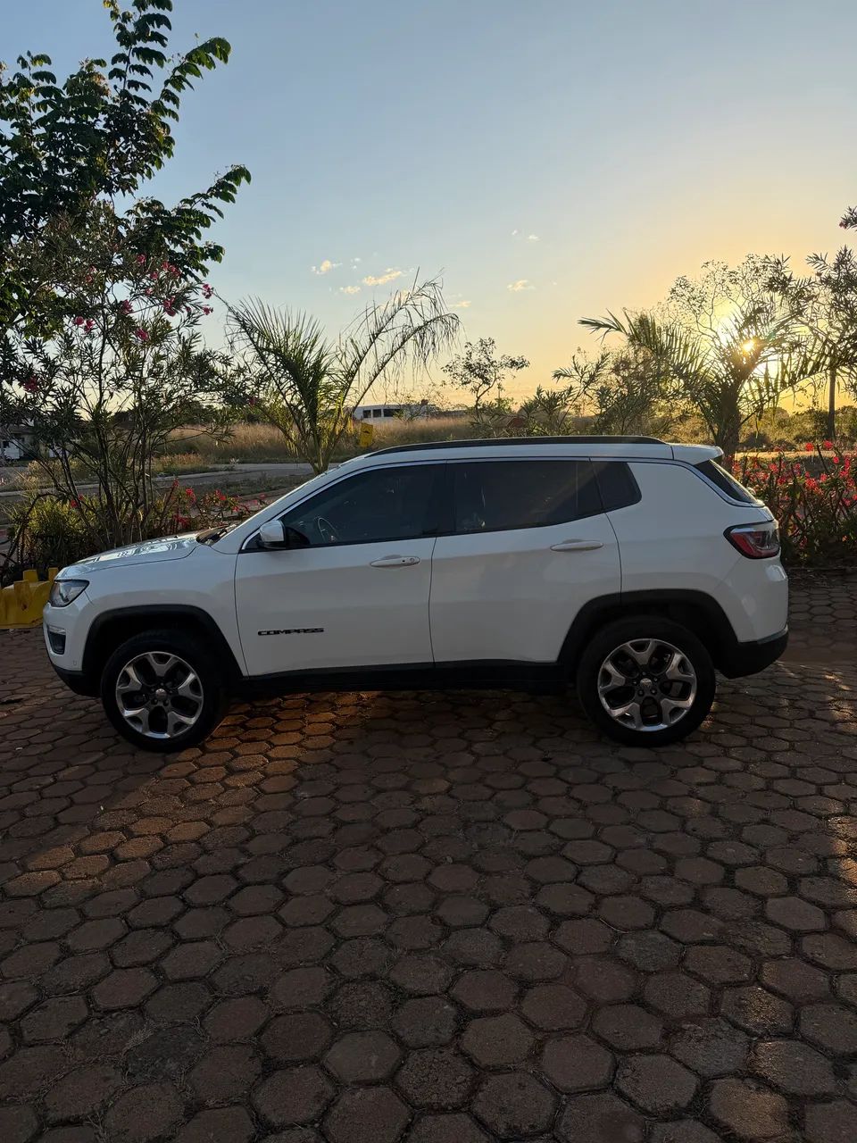 Jeep Compass Longitude 2.0 4X4 Dies. 16V Aut. 2020 - Foto 3
