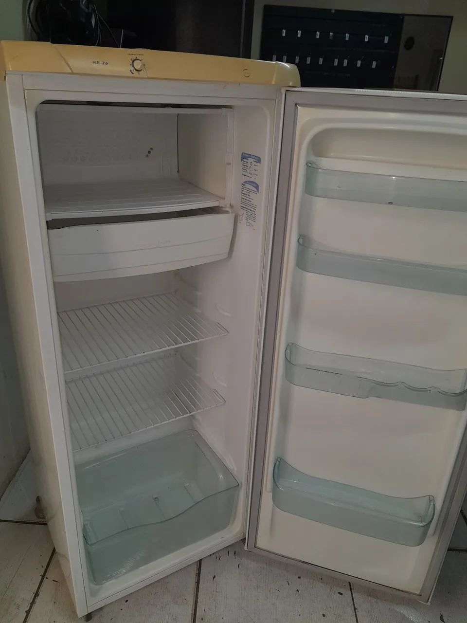 GELADEIRA ELECTROLUX SIMPLES  - Foto 3