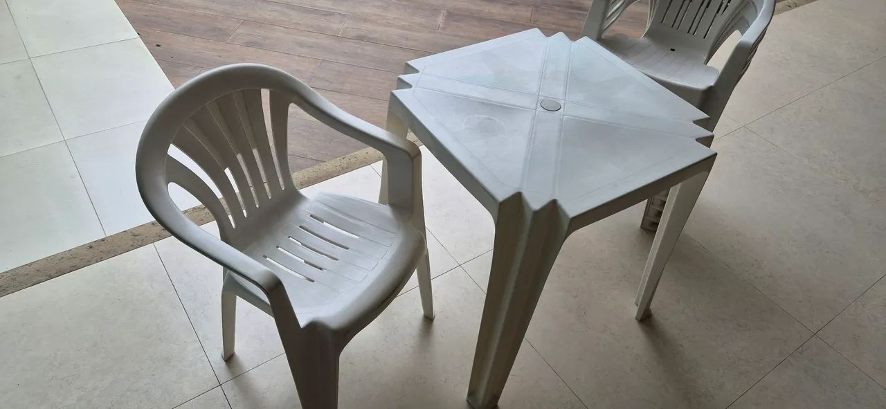 Mesa com cadeiras - Foto 4