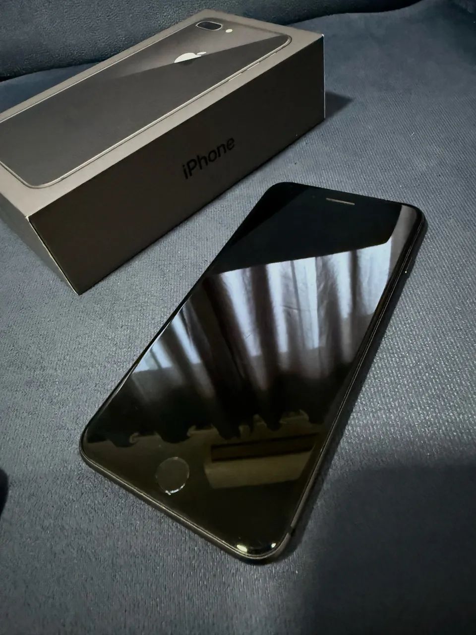 iPhone 8 Plus - 64GB 