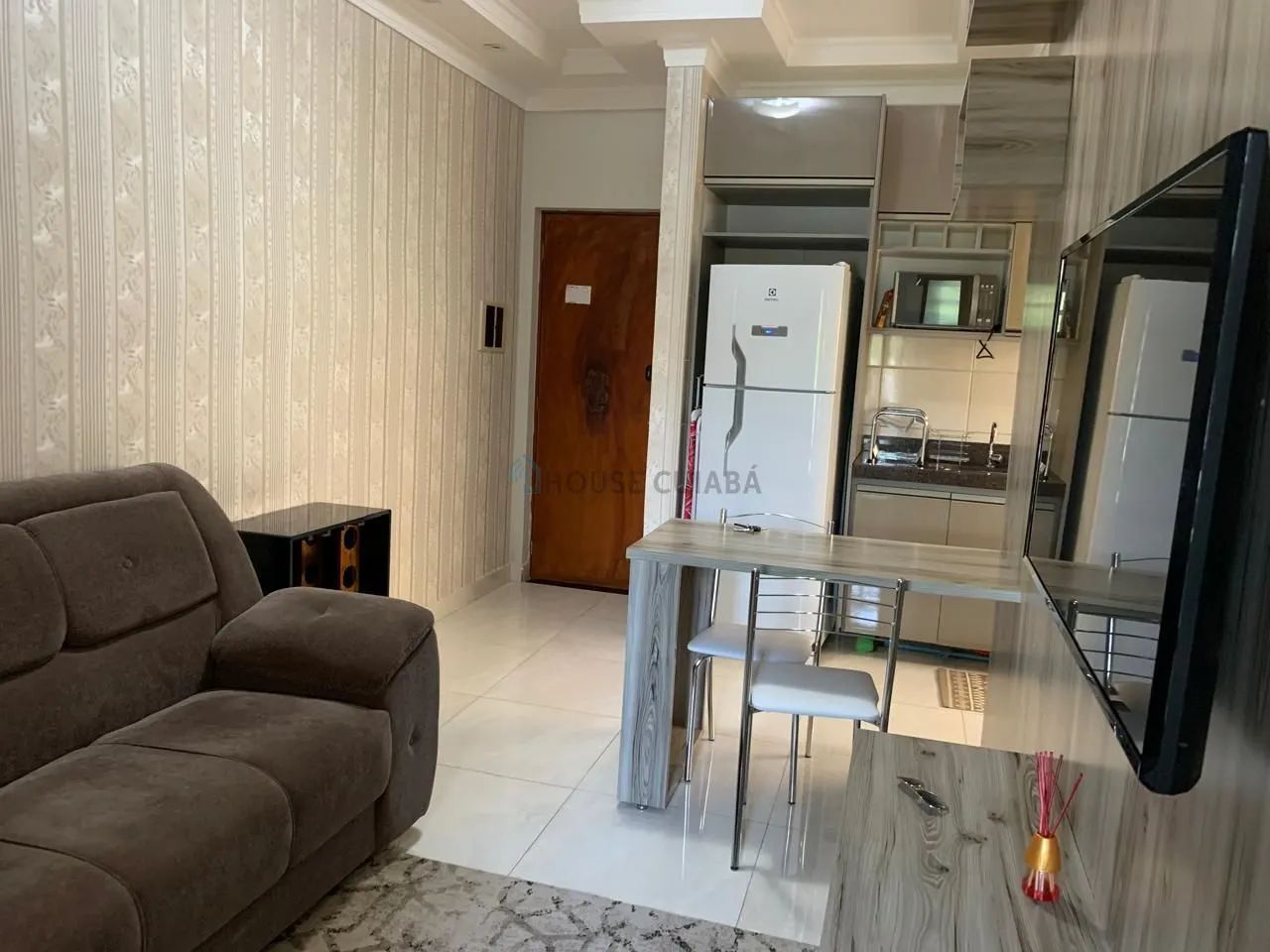 Alugo Lindo Apto com 2 quartos - MOBILIADO - Vila Bela Despraiado - Foto 2