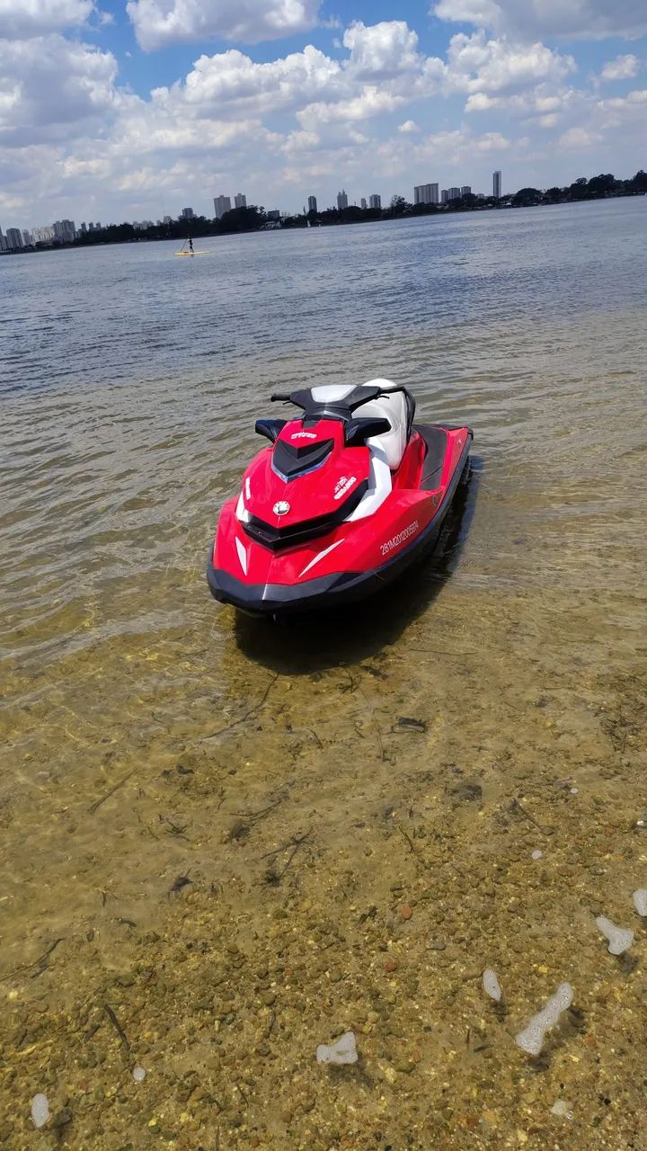 Jet ski