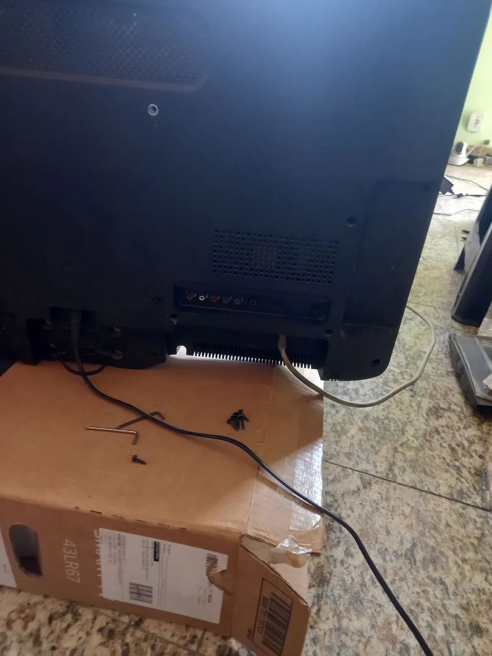Tv PHILIPS, 32 POLEGADAS, não esmart, funcionamento perfeito como mostra as fotos - Foto 2