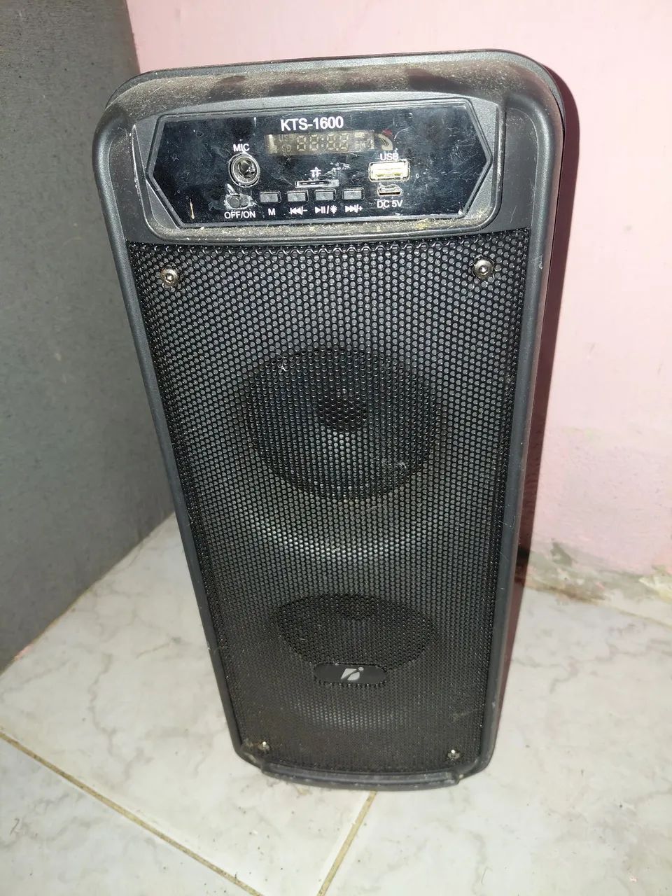 Vendo caixa de som com defeito 