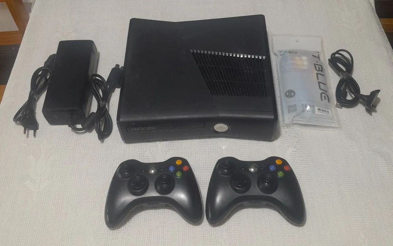 Xbox 360 slim completo com destrava aurora?