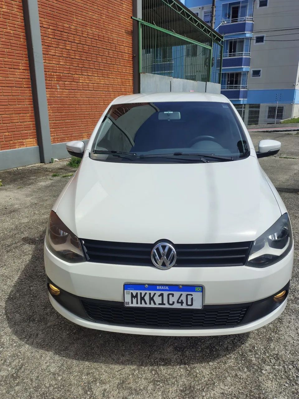 Volkswagen Fox 1.0 MI Total Flex 8V 5P 2014 - Foto 2