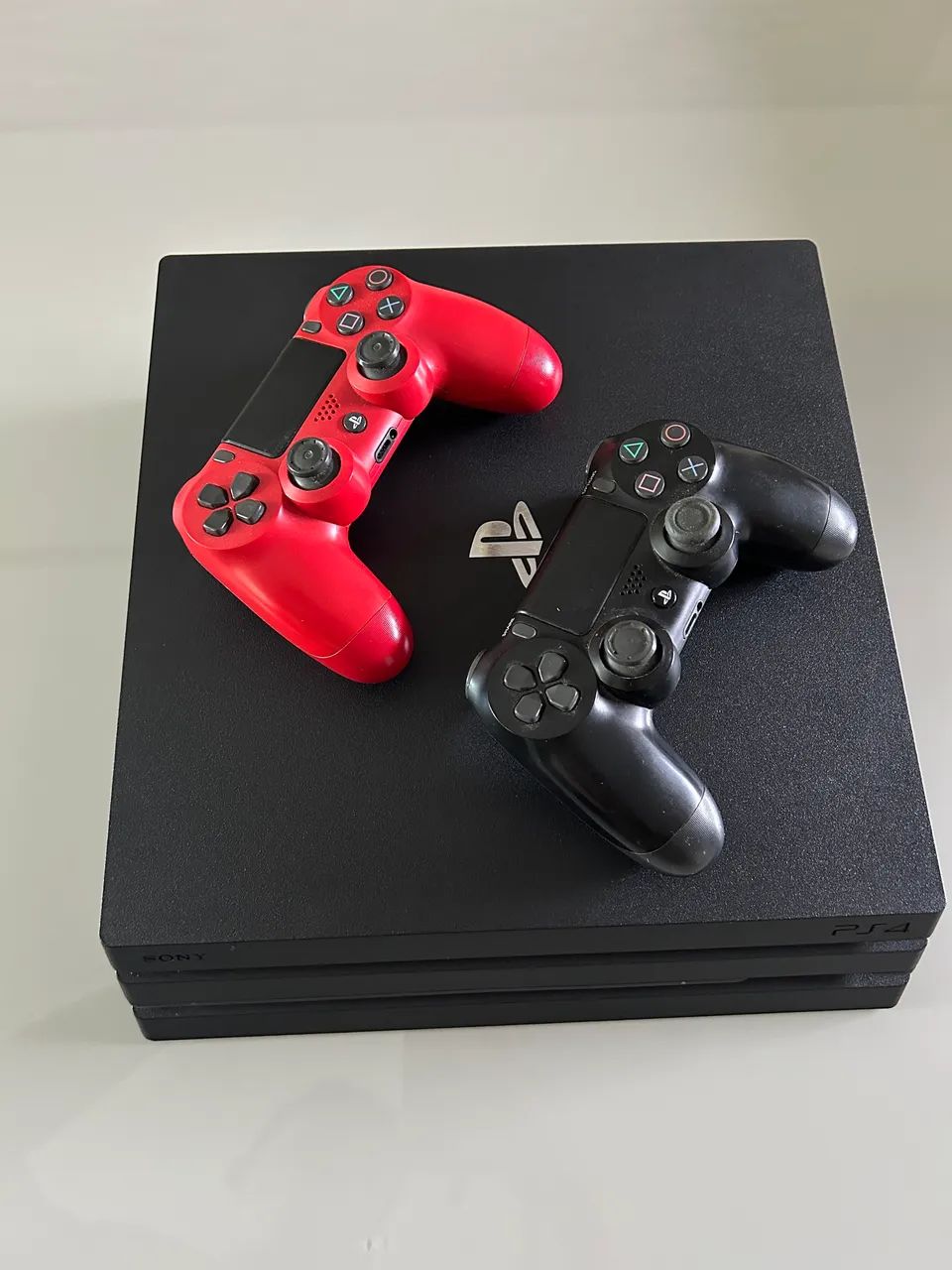 PS4 PRO 1tb 2 controles e jogos  - Foto 4
