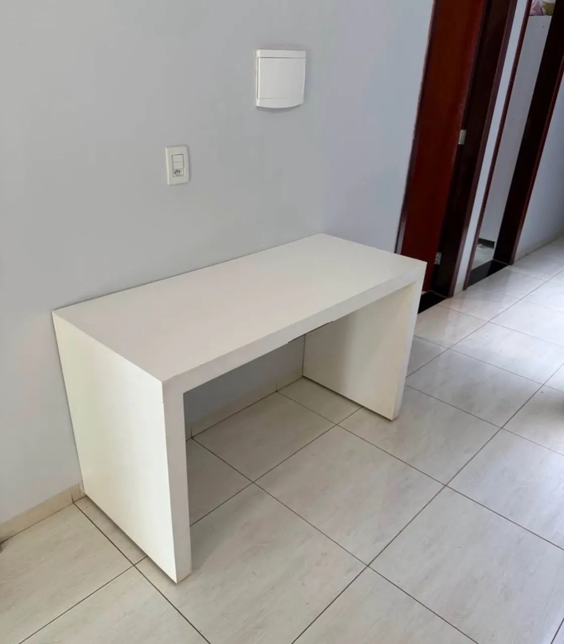 Aparador/mesa para computador 