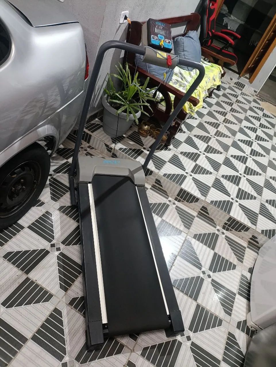 ESTEIRA ELÉTRICA 220 VOLTS FUNCIONANDO PERFEITAMENTE  - Foto 5