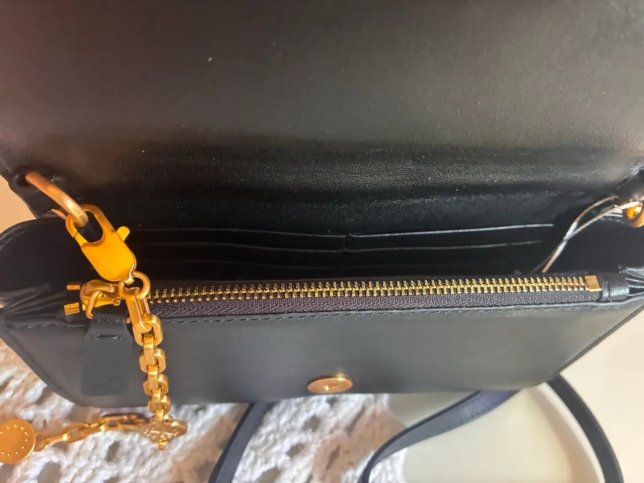 Bolsa preta de couro da marca Esthera - Foto 5