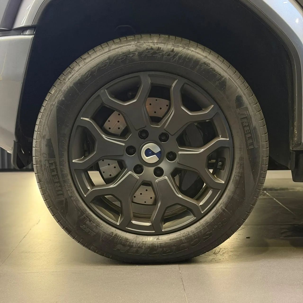 Denza B5 4WD, foto 8 de 20