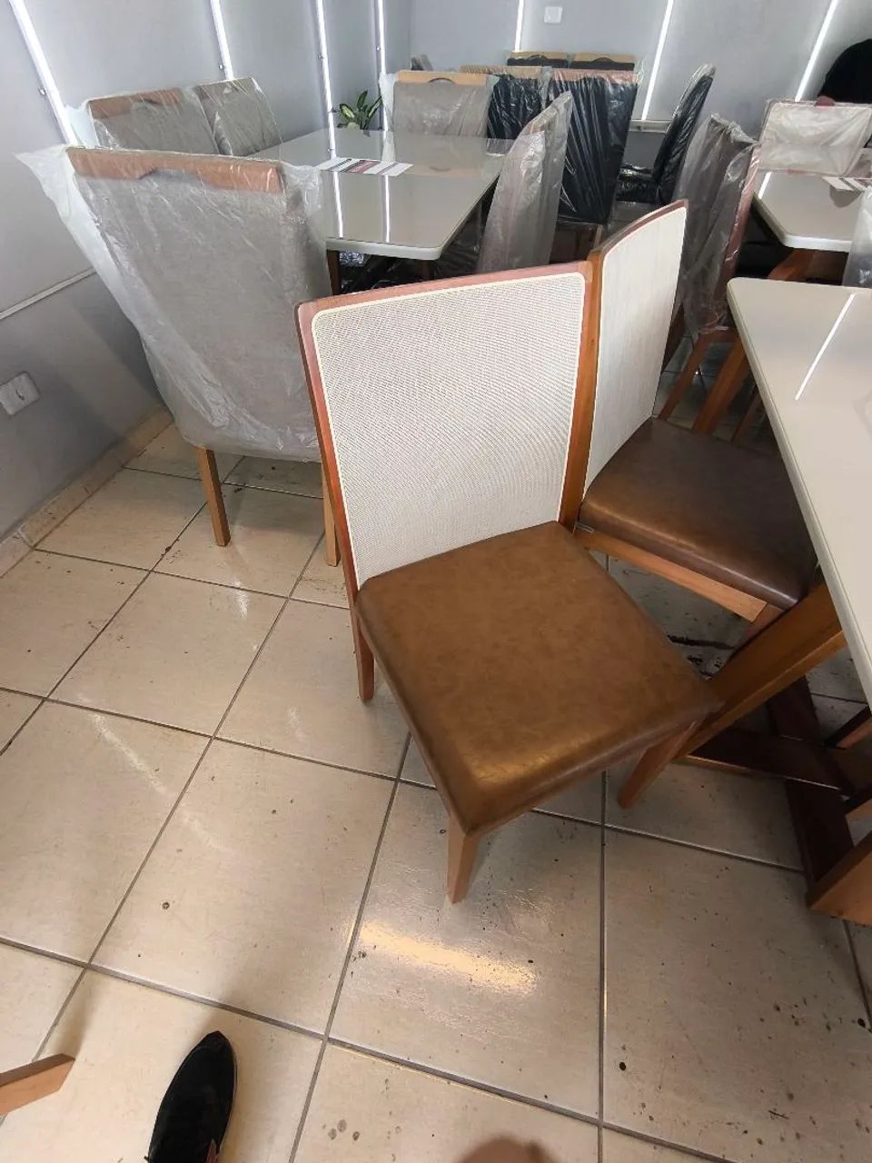MESA DE JANTAR+4 CADEIRAS BELÍSSIMAS - Foto 5