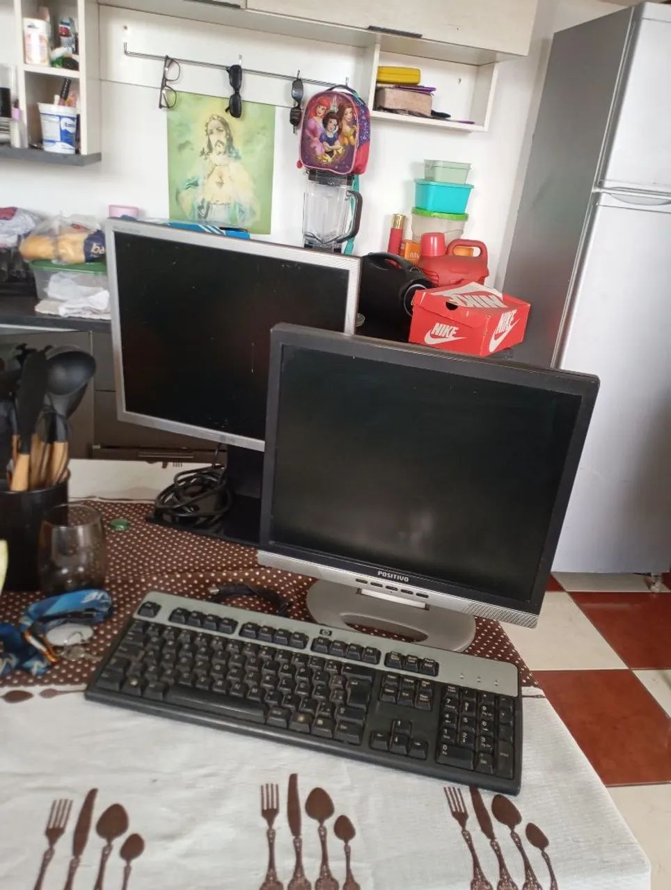 Monitores  LG e Positivo usados  - Foto 3