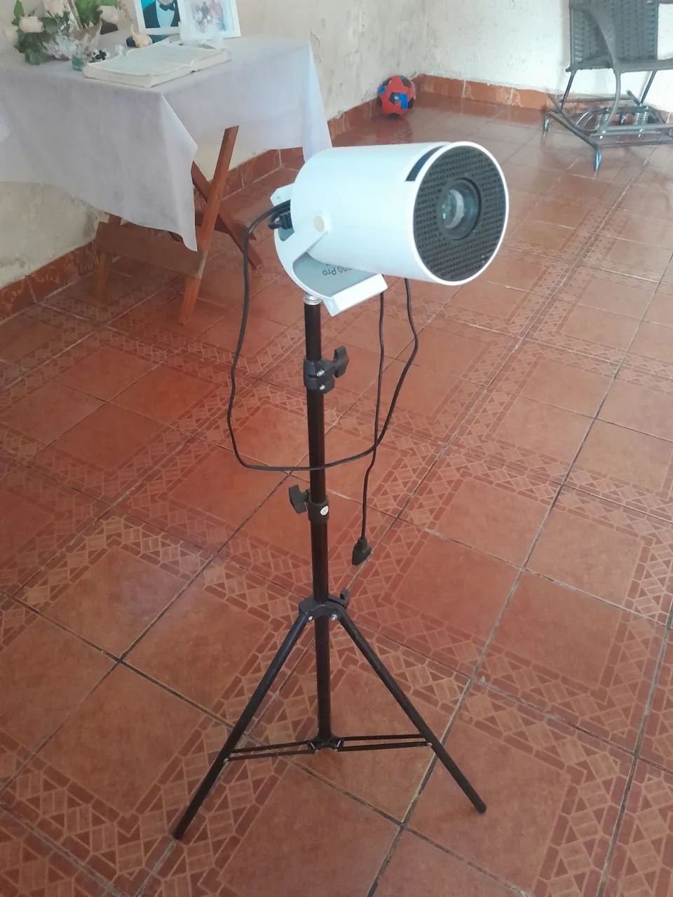 Retro projeto com tripé 