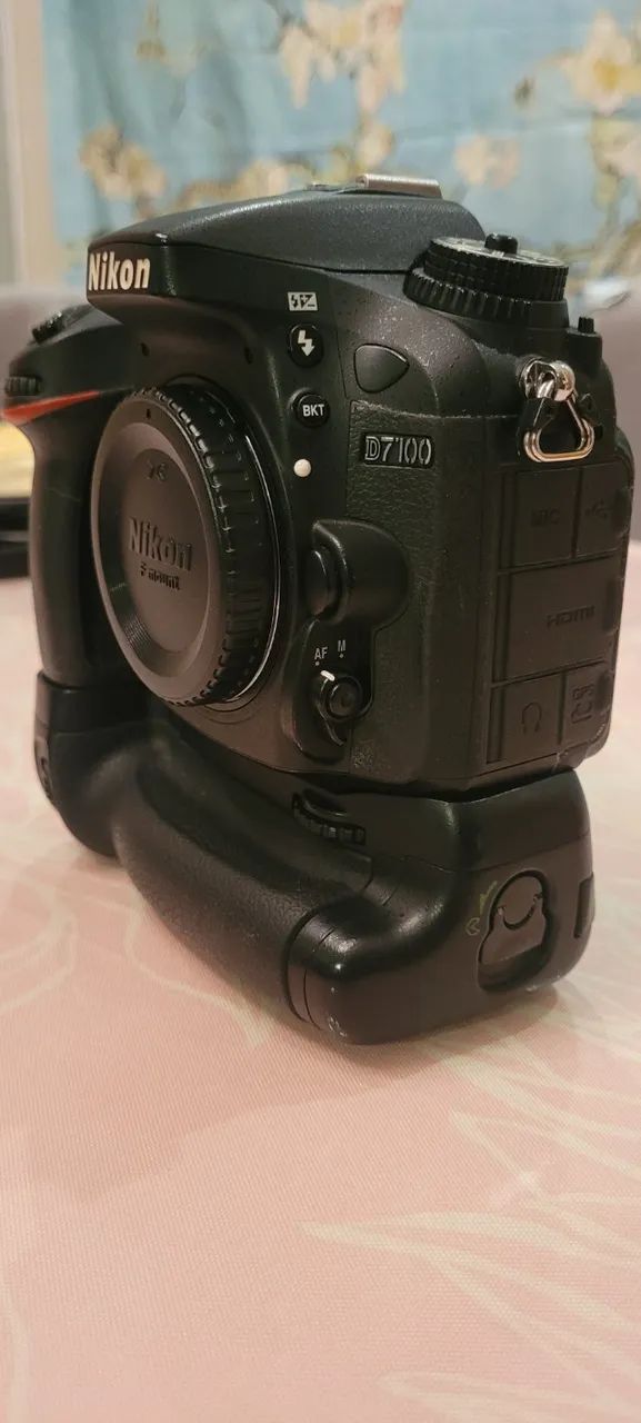 Kit Nikon D7100 + 3 lentes + grip + baterias + acessórios