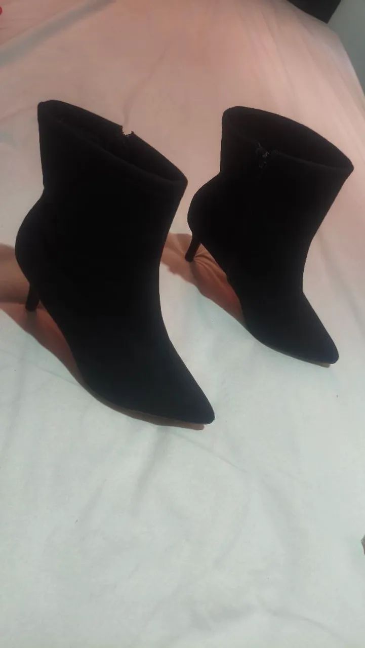 Bota Constance cano curto, salto 7cm