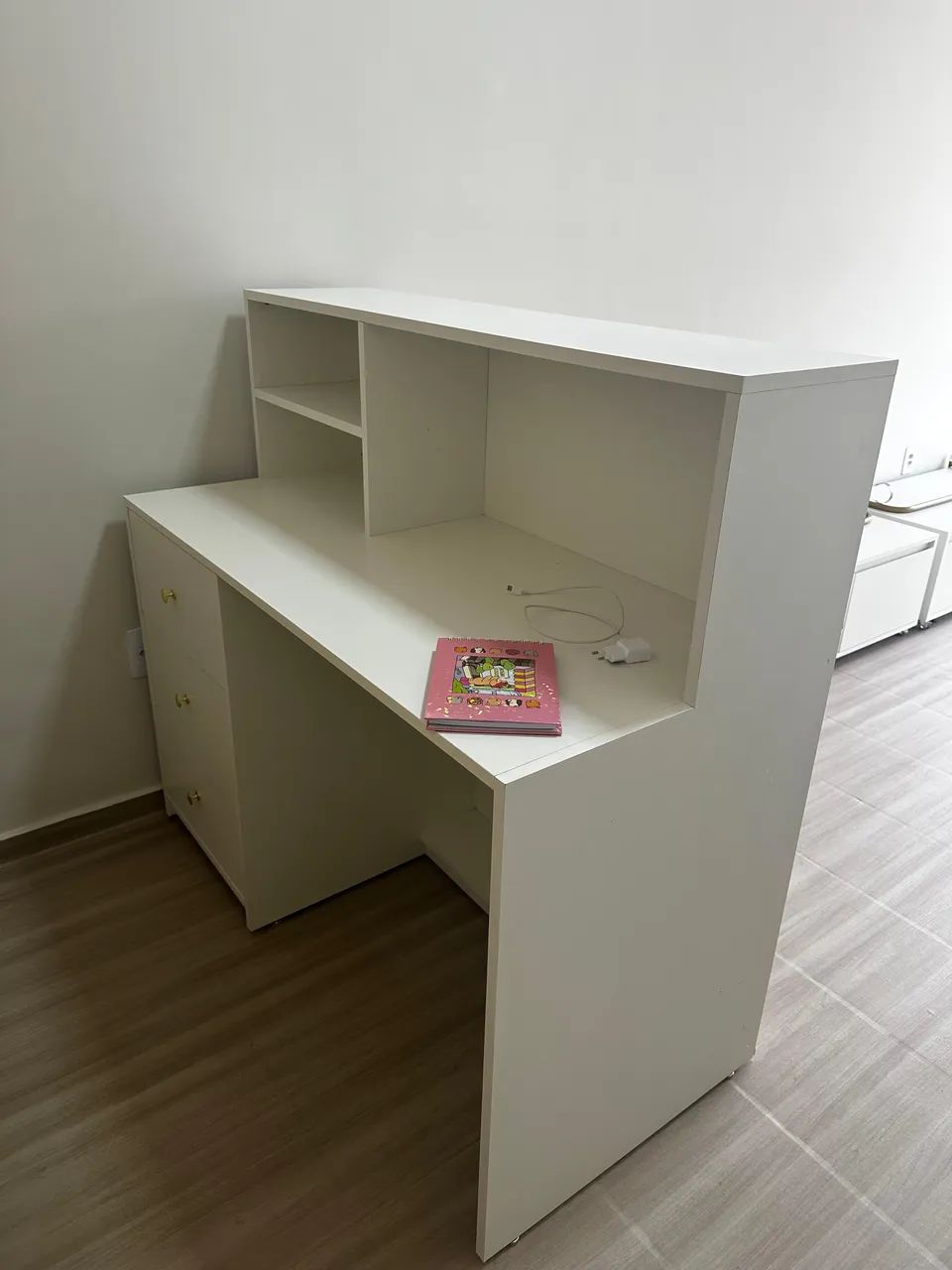 BALCÃO MULTIUSO EM MDF - ROBUSTO, MODERNO E MUITO CONSERVADO!