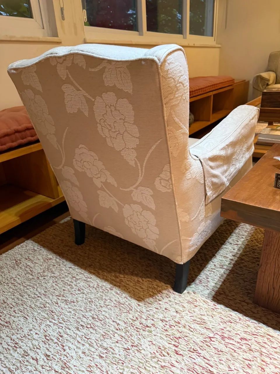 Poltronas Clássicas Bege Jacquard Pés Madeira - Foto 2
