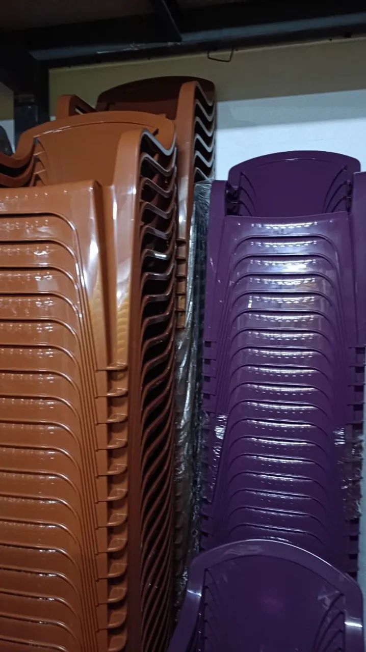 Jogo de mesa e cadeiras plástica cor marrom! Material primeira linha - Foto 3