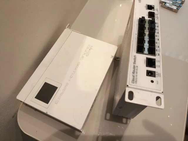 Switch MikroTik CRS212-1G-10S