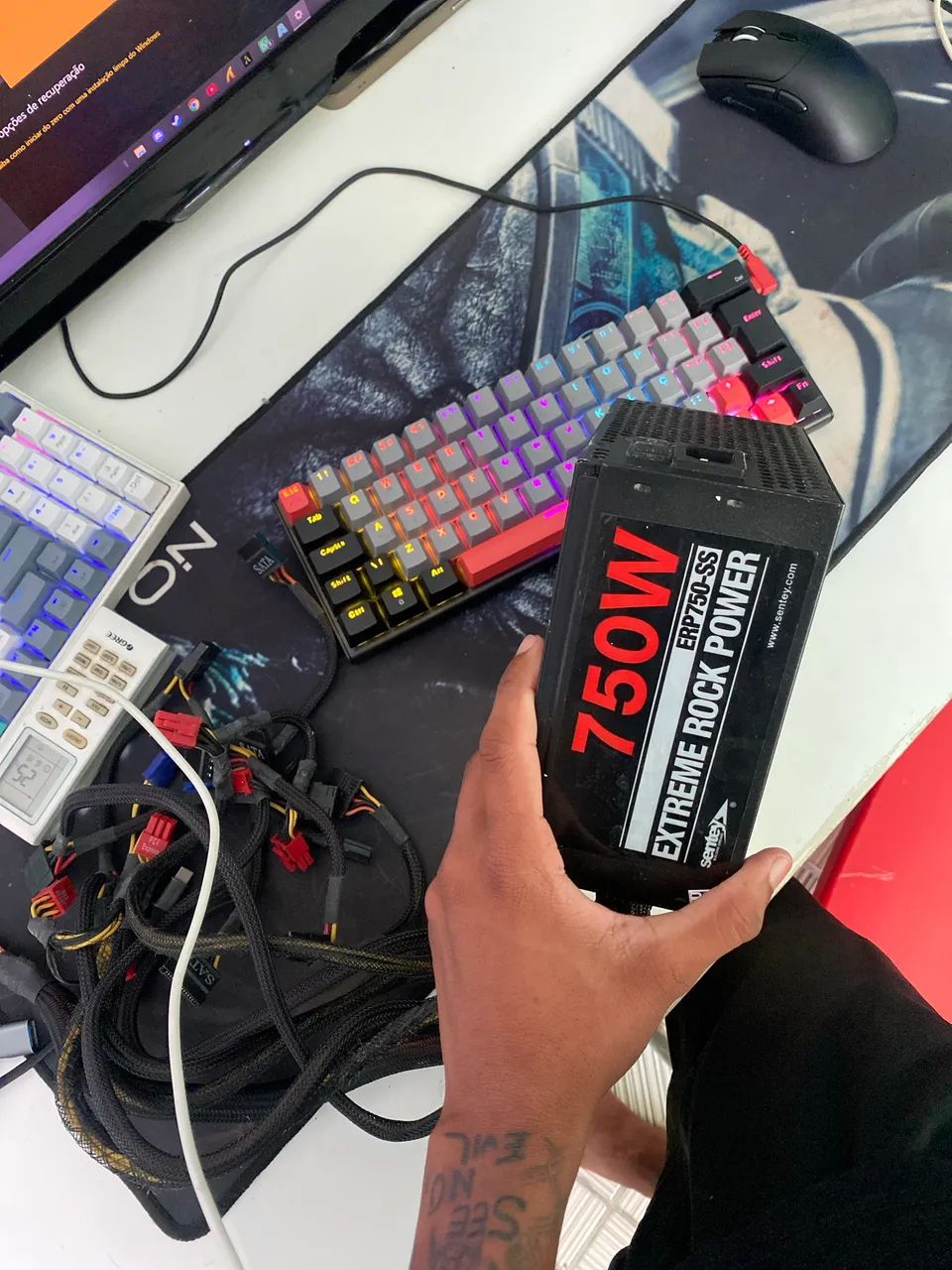 Vendo fonte pc tá com algum problema ela eu acho - Foto 3