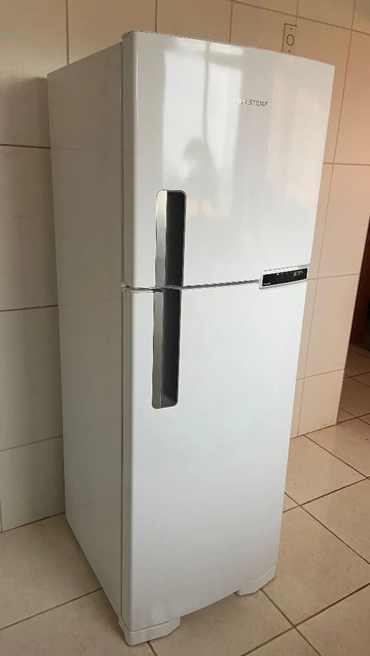 GELADEIRA SEMI NOVA